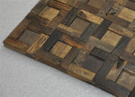 Teste padrão natural de madeira recuperado feito a mão dos painéis de parede para a cafetaria/barra